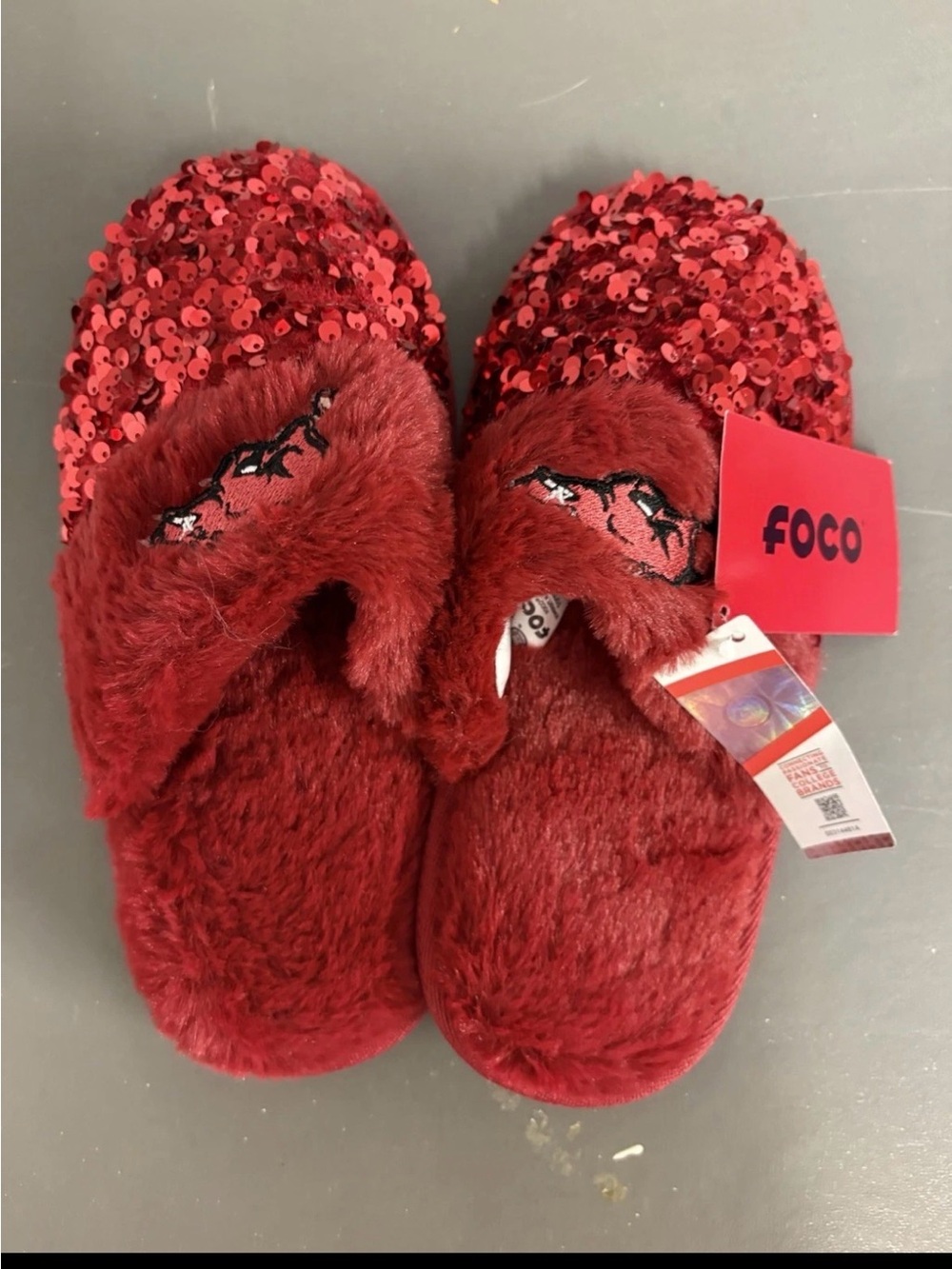 NEW Arkansas Razorbacks womens slippers sz small5/6